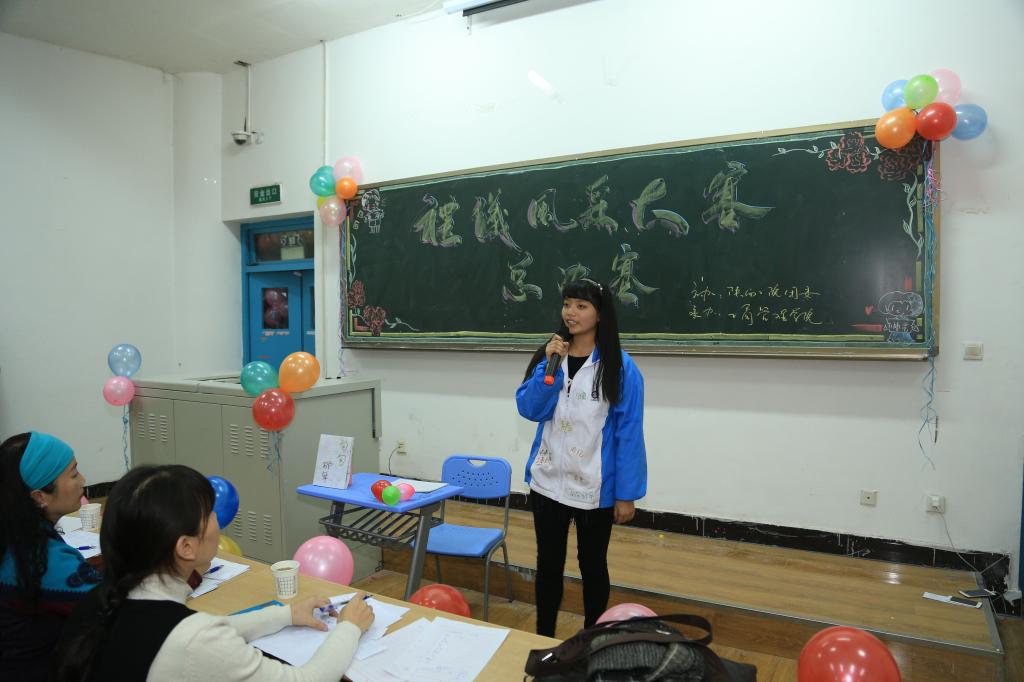 “礼仪风采大赛”决赛现场