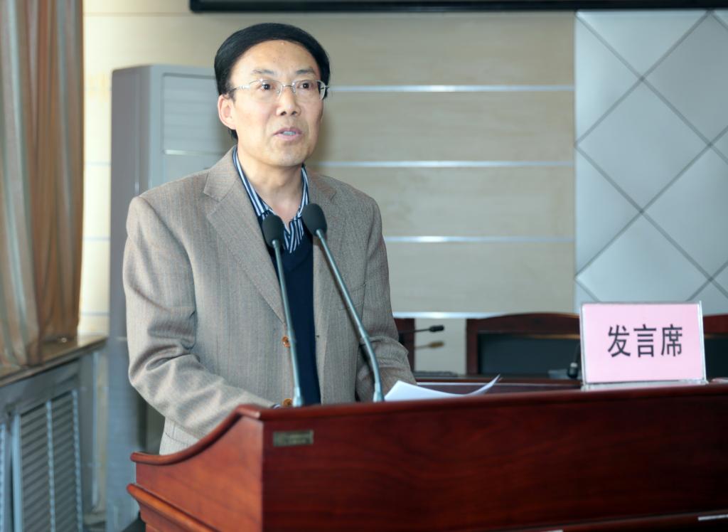 党委副书记王天哲主持会议