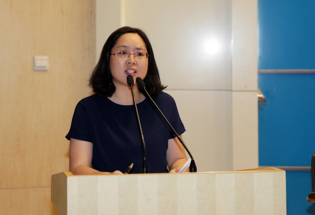 有色金属工业人才中心培训部副经理赵丽霞主持