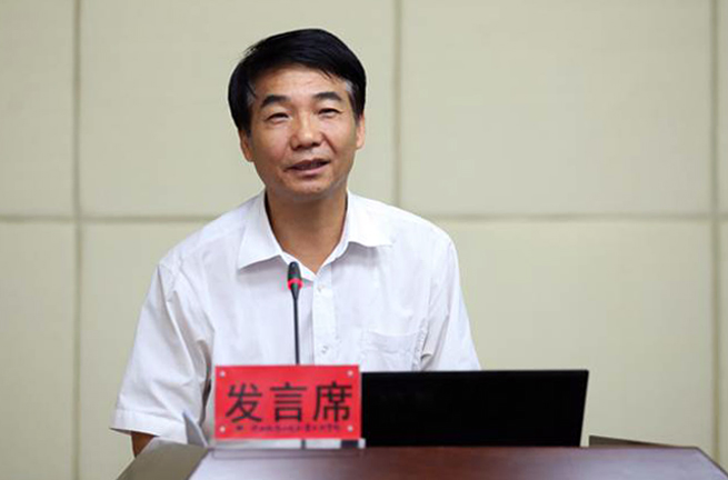 省诊改工作专家委员会主任委员、我院党委书记崔岩做专题报告