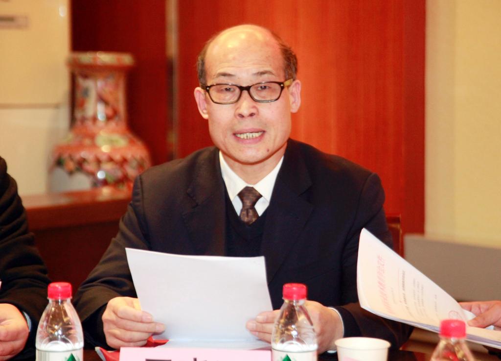 省职业技术教育学会常务副会长、我院副院级调研员王晓江作学会年度工作汇报