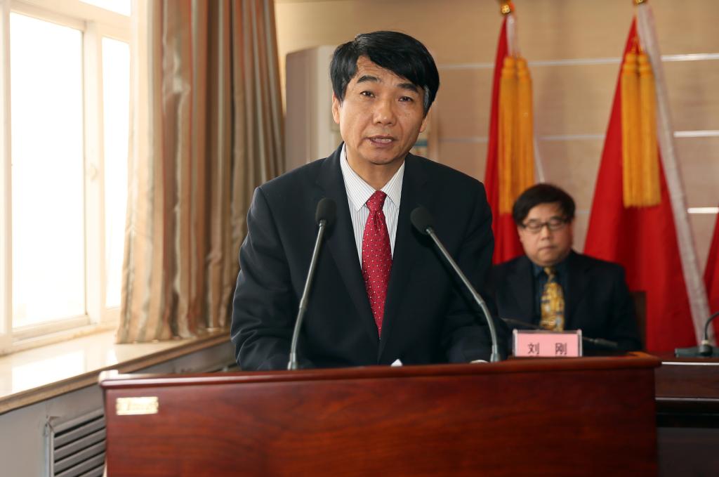 党委书记崔岩发表讲话
