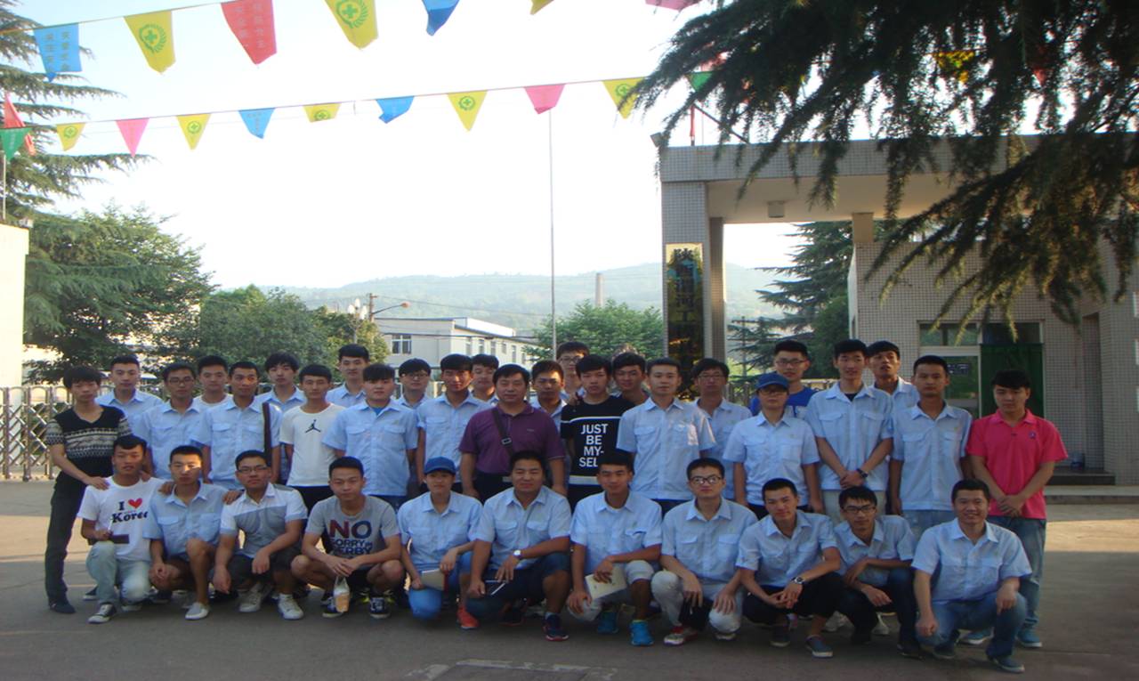 在渭河工模具有限华体会实习