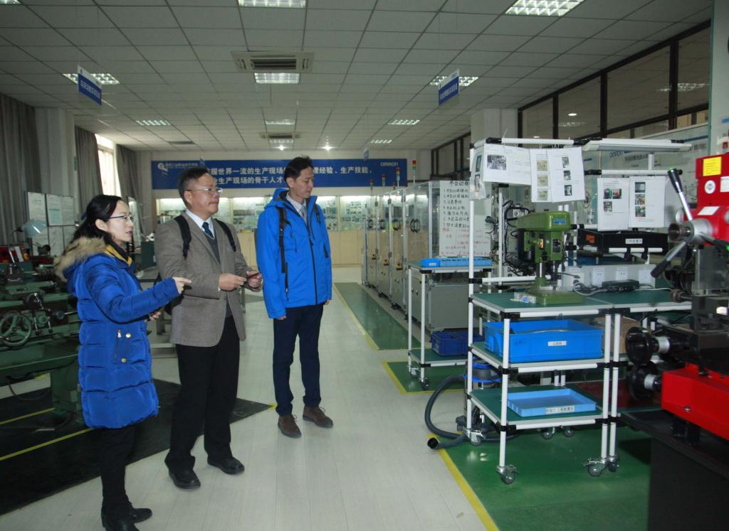 余文德一行参观我院实训基地