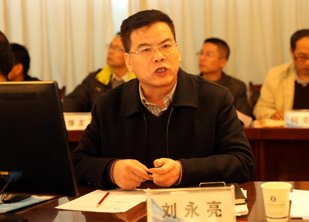 党委副书记、副院长刘永亮作工作汇报