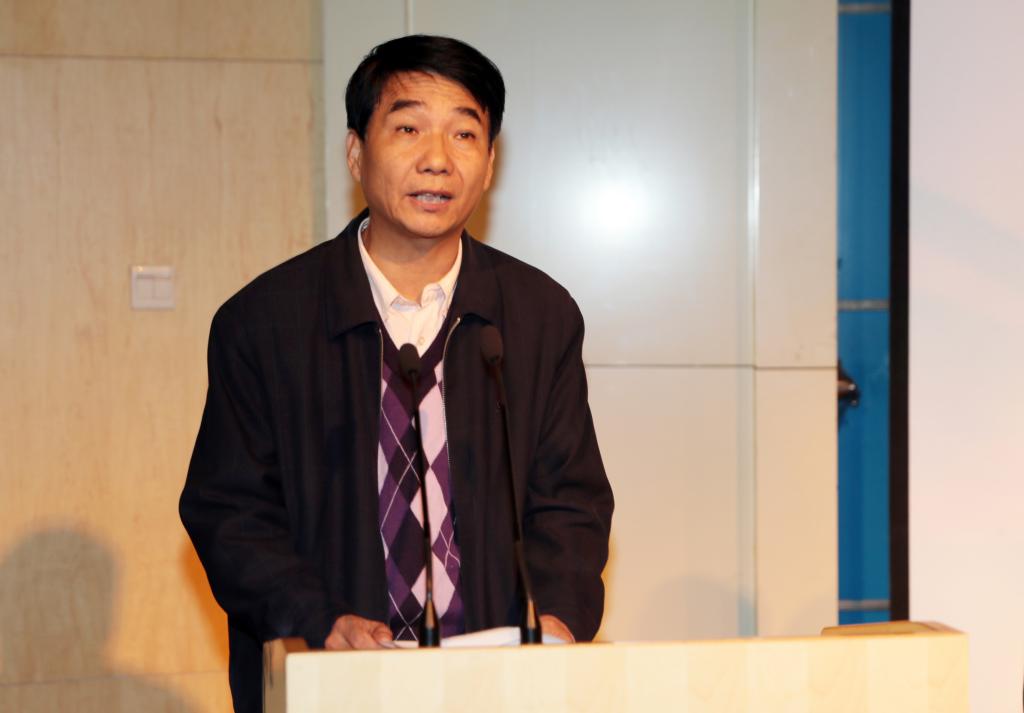党委书记崔岩致辞