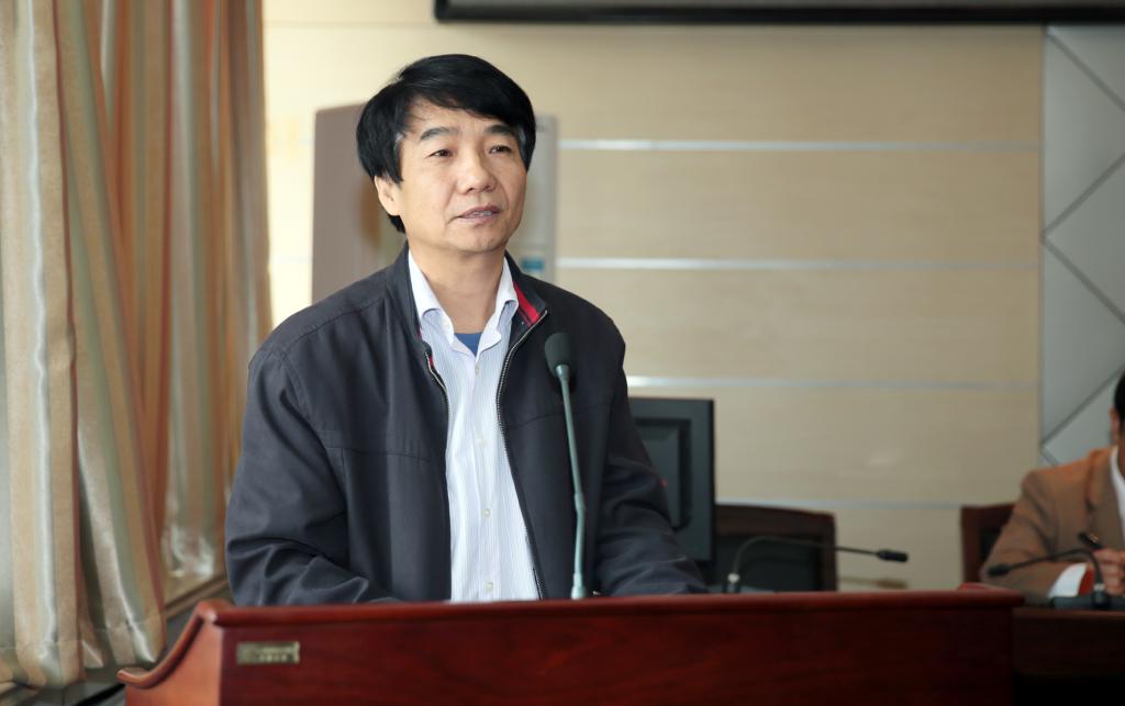 崔岩书记对全体干部进行集体任期谈话
