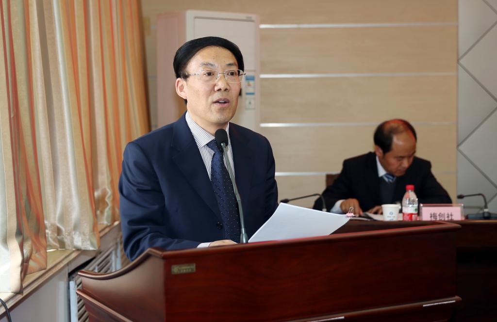 党委副书记王天哲领学中央“两学一做”方案