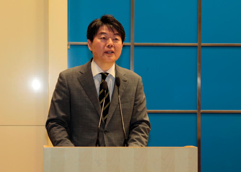 欧姆龙(广州)汽车电子有限华体会总经理福田一喜代表企业致辞