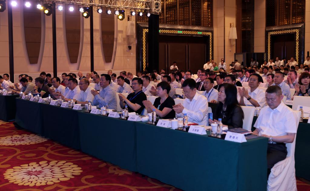 陕西省发改委副主任徐强,陕西省交通厅副厅长赵雷,陕西省商务厅副厅长唐宇刚,西安市人民政府副市长聂忠斌,西咸新区管委会副主任、总规划师李肇娥,西咸新区党工委委员、空港新城党委书记兼管委会主任、空港集团华体会董事长兼总经理贺键等出席大会