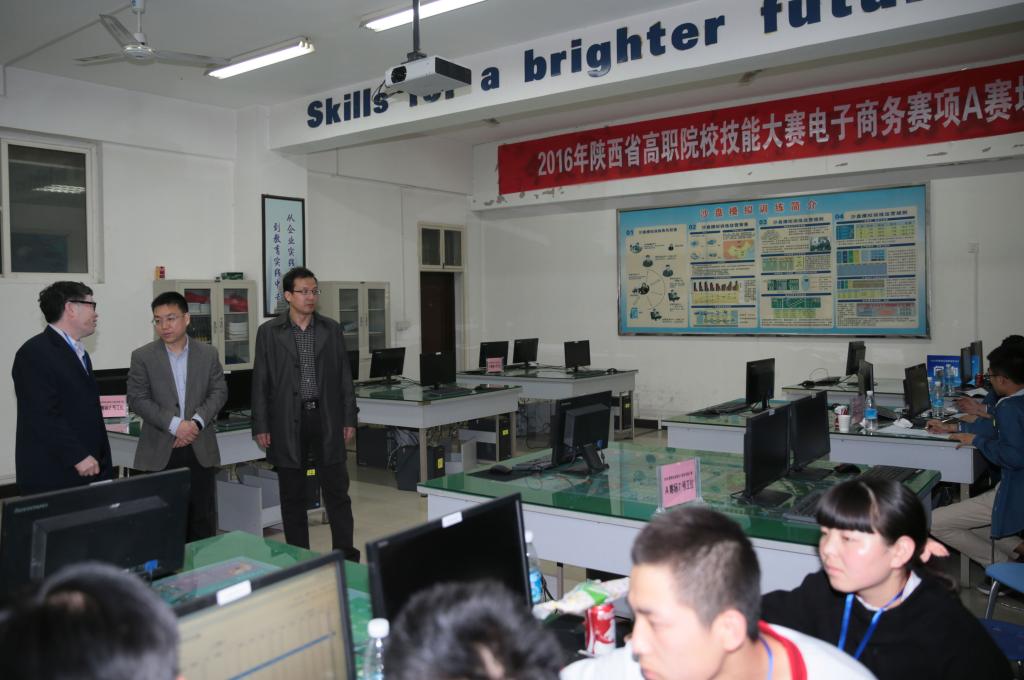 何玉麒副处长实地检查督导比赛