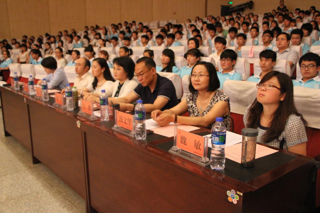 咸阳市第七届大学生文化艺术节之中华经典诗文朗诵大赛在咸阳职业技术学院举行